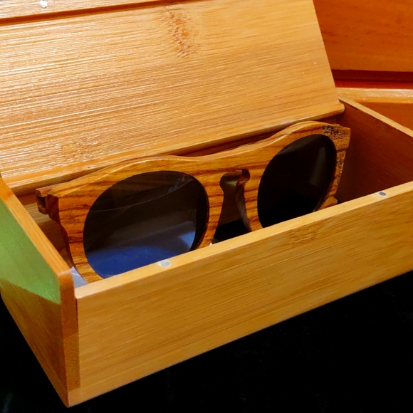 White Elepaio Sunglasses - Picture 4 of 9